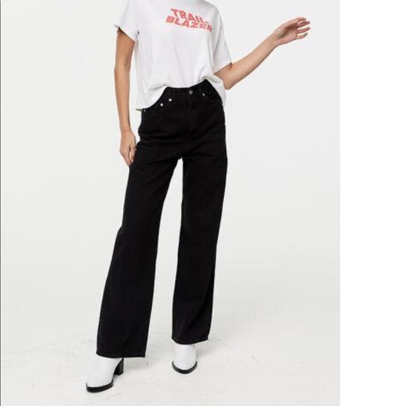 New Levi’s premium black loose straight jeans - Picture 2 of 9